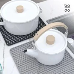 BODO Gootsteenmat Siliconen Donker Grijs - 30.5 X 30.5 Cm - Keuken Accessoires - Gootsteen Beschermer - Onderzetters Siliconen - Anti Kras - Gootsteen Accessoires 15 BODO Gootsteenmat Siliconen Donker Grijs - 30.5 X 30.5 Cm - Keuken Accessoires - Gootsteen Beschermer - Onderzetters Siliconen - Anti Kras - Gootsteen Accessoires -Levensproducten 1200x1200 651