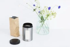 Brabantia Voorraadbus - 1,4 L - Matt Steel Fingerprint Proof / Matt Black Deksel - Met Venster 17 Brabantia Voorraadbus - 1,4 L - Matt Steel Fingerprint Proof / Matt Black Deksel - Met Venster -Levensproducten 1200x799 11
