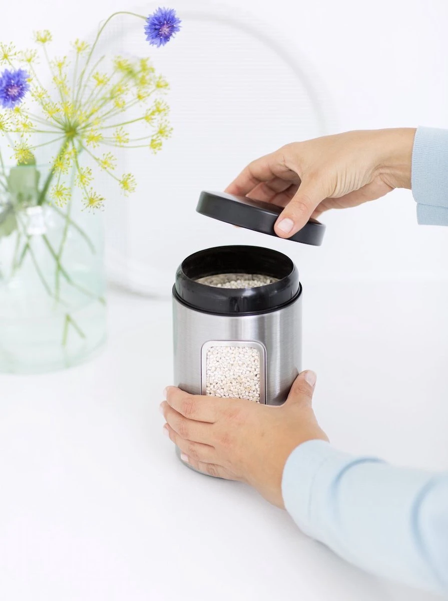 Brabantia Voorraadbus - 1,4 L - Matt Steel Fingerprint Proof / Matt Black Deksel - Met Venster 7 Brabantia Voorraadbus - 1,4 L - Matt Steel Fingerprint Proof / Matt Black Deksel - Met Venster - Afbeelding 7